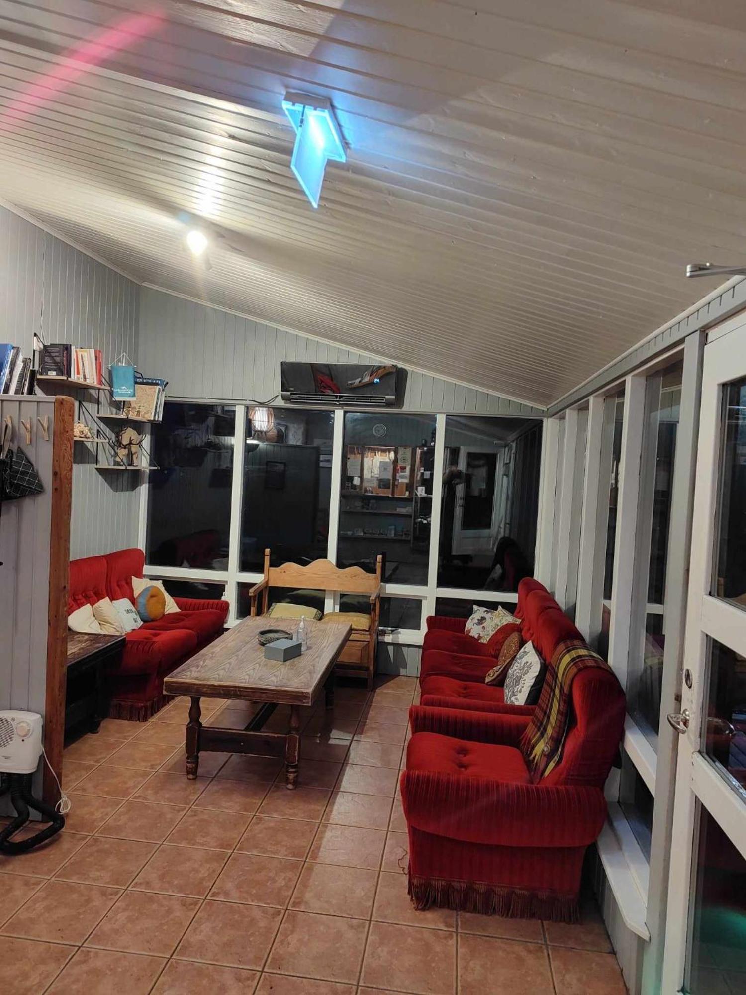 Vik Hostel Екстер'єр фото